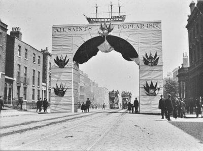 Arc temporaire, Jubilé de diamant de Victoria, East India Dock Road, 1897 - English Photographer